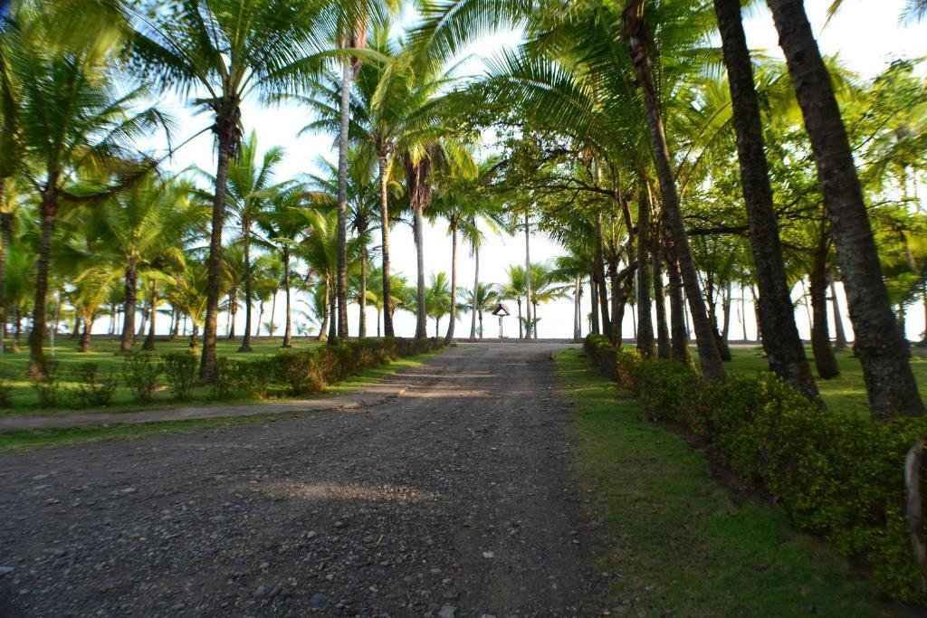 Hotel La Isla Parrita Eksteriør billede