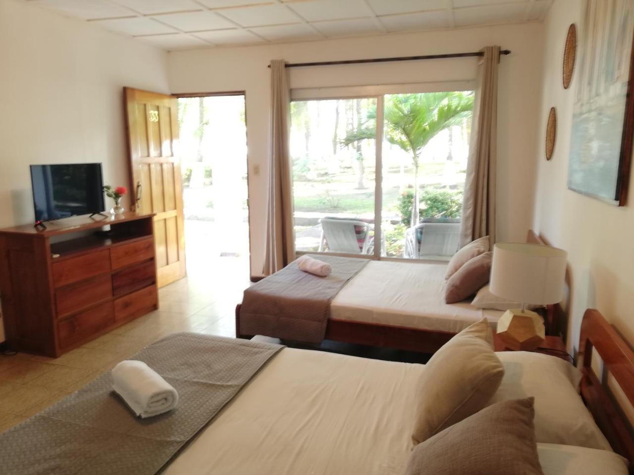 Hotel La Isla Parrita Eksteriør billede