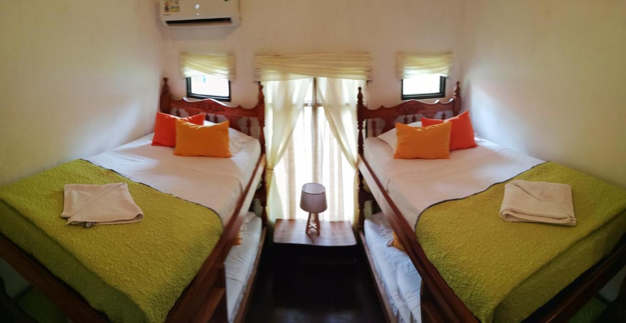 Hotel La Isla Parrita Eksteriør billede