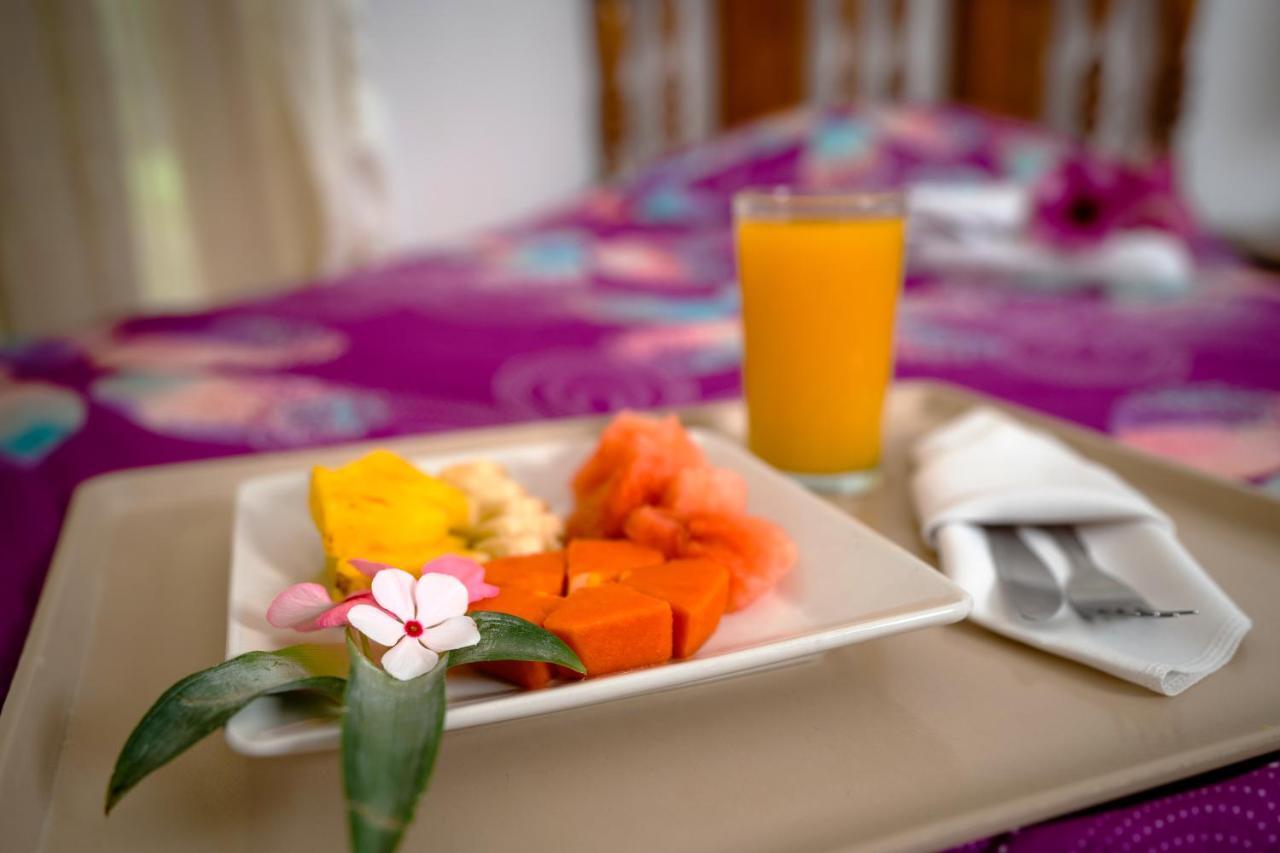 Hotel La Isla Parrita Eksteriør billede