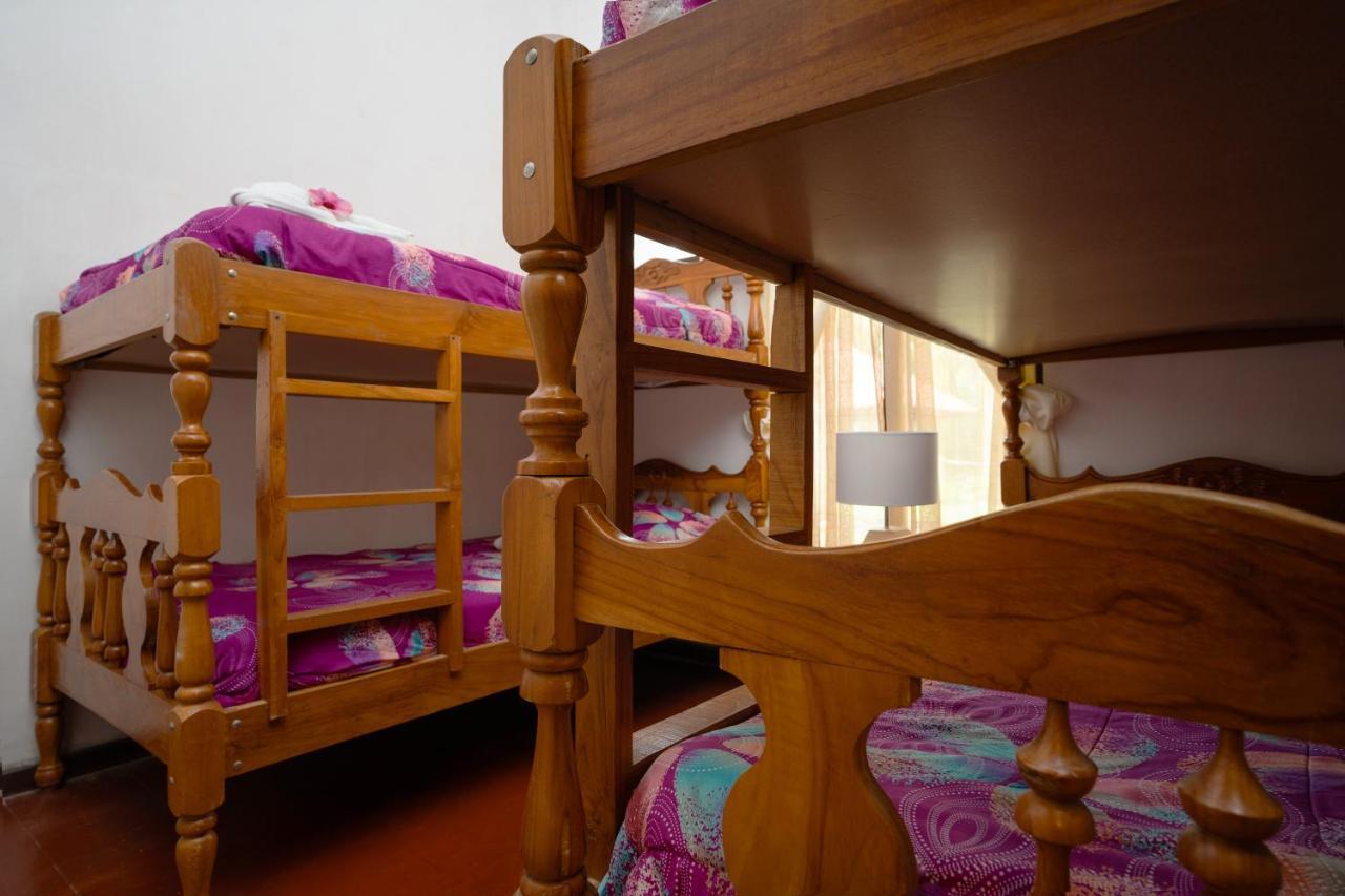 Hotel La Isla Parrita Eksteriør billede
