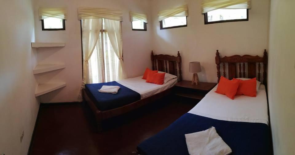 Hotel La Isla Parrita Eksteriør billede