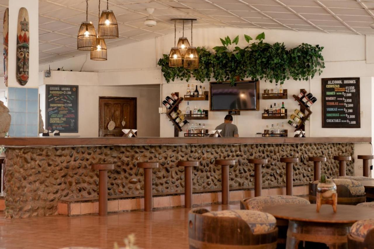Hotel La Isla Parrita Eksteriør billede