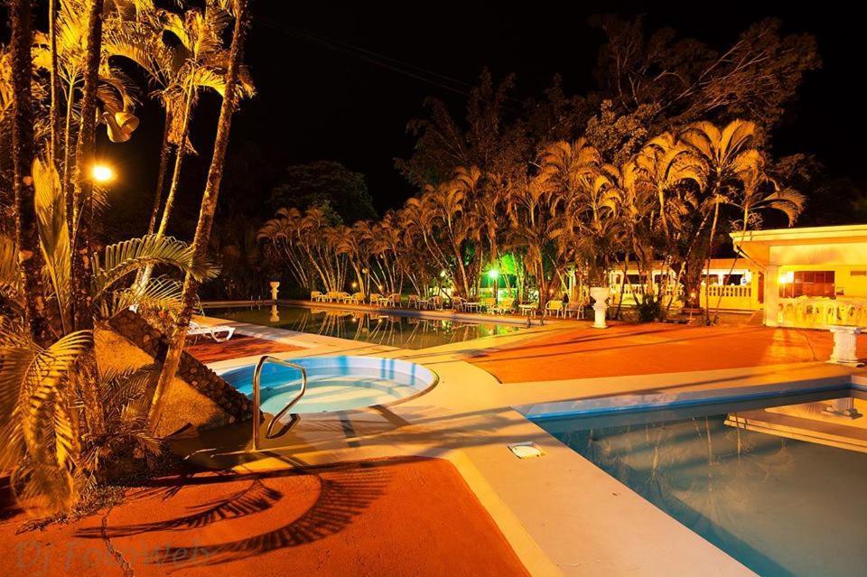 Hotel La Isla Parrita Eksteriør billede